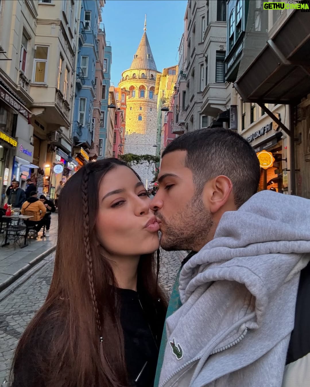 Sury Sadai - 108.8K Likes - Primera parada de aniversario 📍 Estambul, Turquía ❤️ todo es tan mágico si es a tu lado ✈️ y lo que nos espera este mes…. ✨
