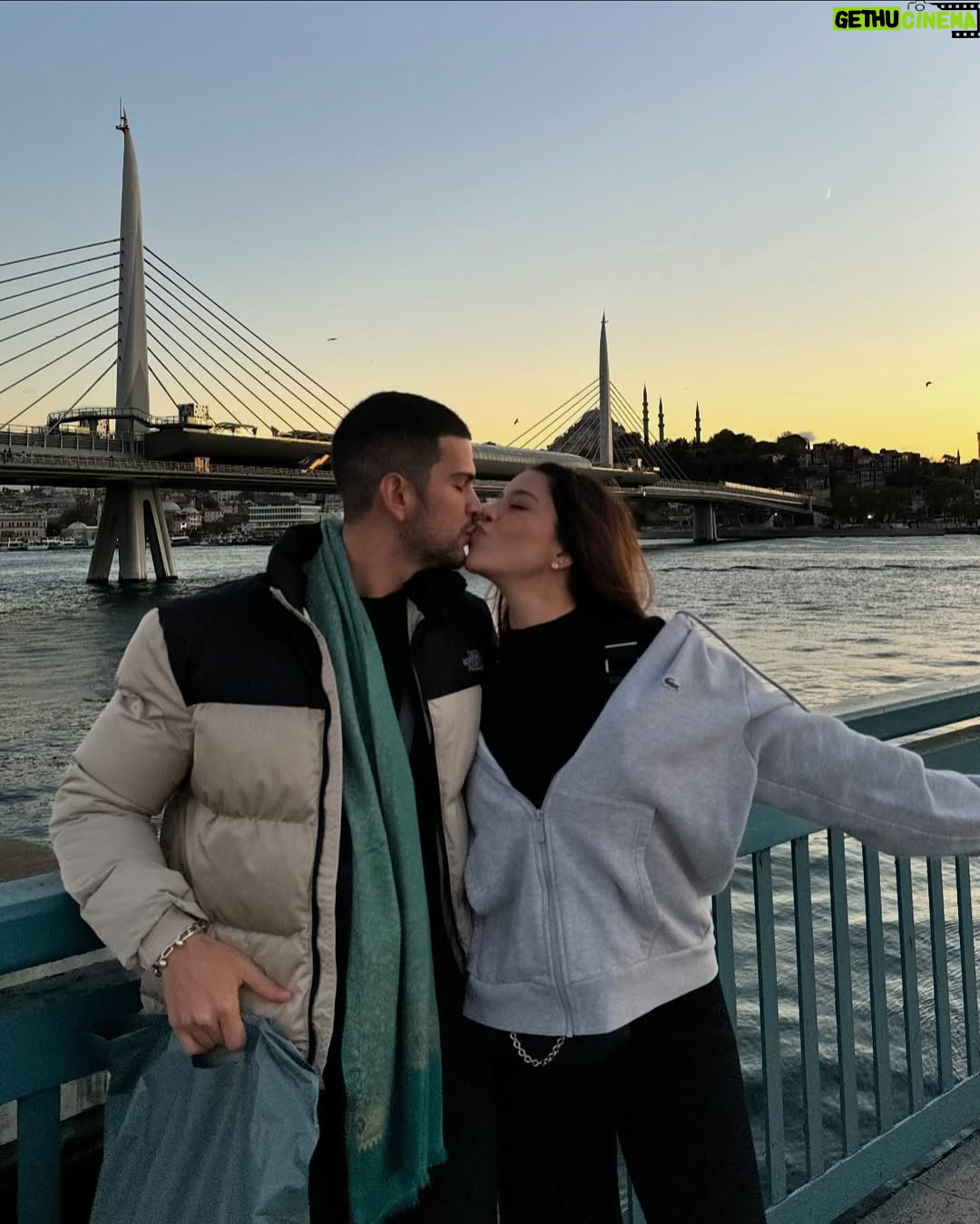 Sury Sadai - 108.8K Likes - Primera parada de aniversario 📍 Estambul, Turquía ❤️ todo es tan mágico si es a tu lado ✈️ y lo que nos espera este mes…. ✨