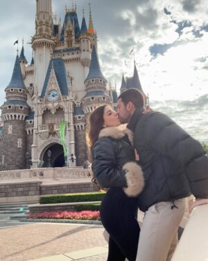 Sury Sadai Instagram - DISNEY TOKYO contigo ♥️♥️🏰 🌍 ♥️