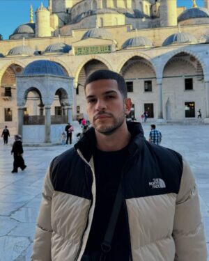 Sury Sadai Instagram - Primera parada de aniversario 📍 Estambul, Turquía ❤️ todo es tan mágico si es a tu lado ✈️ y lo que nos espera este mes…. ✨