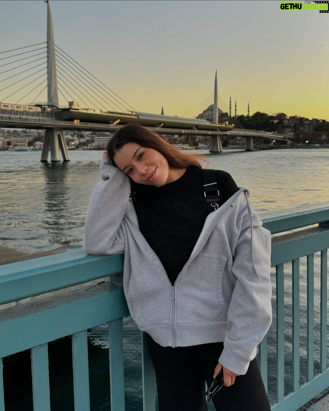 Sury Sadai - 108.8K Likes - Primera parada de aniversario 📍 Estambul, Turquía ❤️ todo es tan mágico si es a tu lado ✈️ y lo que nos espera este mes…. ✨