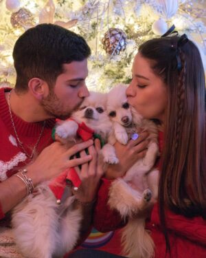 Sury Sadai Instagram - 🎄🎁 siempre tu . ❤️ deseo que esta navidad encuentren lo mejor dentro de ustedes, y cada día sean mejores , nuestros mejores deseos para todos ustedes que nos siguen y muchas bendiciones ! 🙏🏼🎄