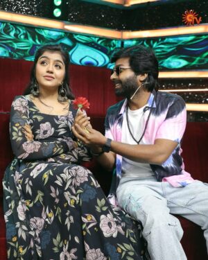 Suveta Shrimpton Instagram - Poove Poove 😍

#SunTV #Poongodi #Suveta #PandiKamal #SunDigital
