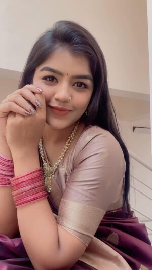 Suveta Shrimpton Instagram - Main character moment, always ✨
Blouse 🧵 @ve_kay_boutique 
.
.
#reelsvideo❤️ #sareelove #celebrations #glowup #selflove #suveta #suvetashrimpton❤️❤️❤️