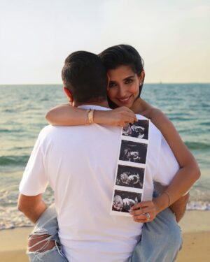 Swati Verma Instagram - Baby #3 is on the way — arriving this August! 👶🏻🍼Vanessa & Valentina are getting promoted to big sisters 👯‍♀️💕

📸- @lovin_baby_studio