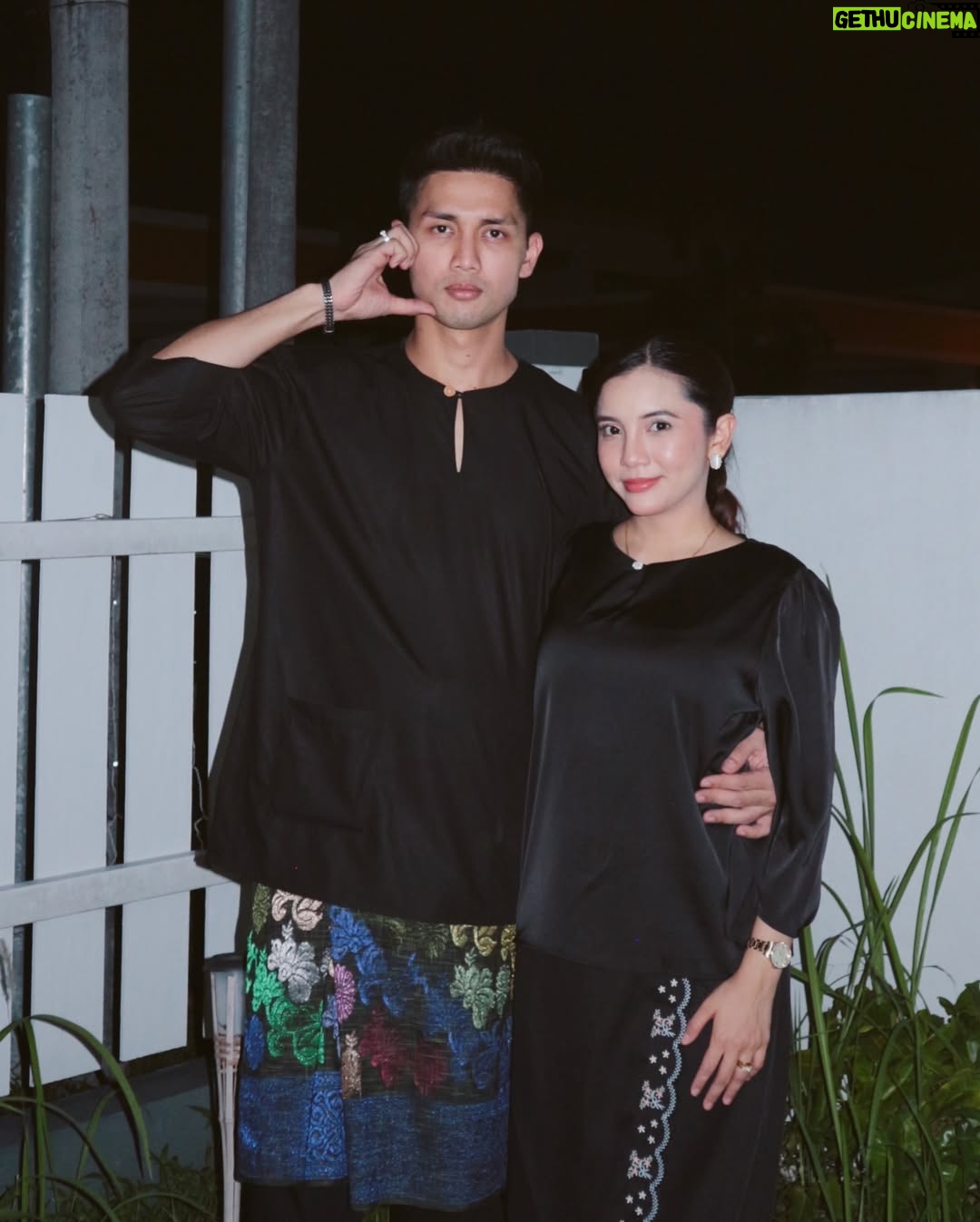 Sweet Qismina - 42.6K Likes - Hari raya kedua masih berdua, mengharapkan doa yang baik dari semua supaya dapat beraya bertiga, tahun hadapan la tapi. Panjang umur kita jumpa lagi ek.
#TeamRayaJohor ๐คโจ