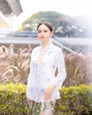 Syifa Hadju Instagram - Selamat Hari Kebaya Nasional🌸