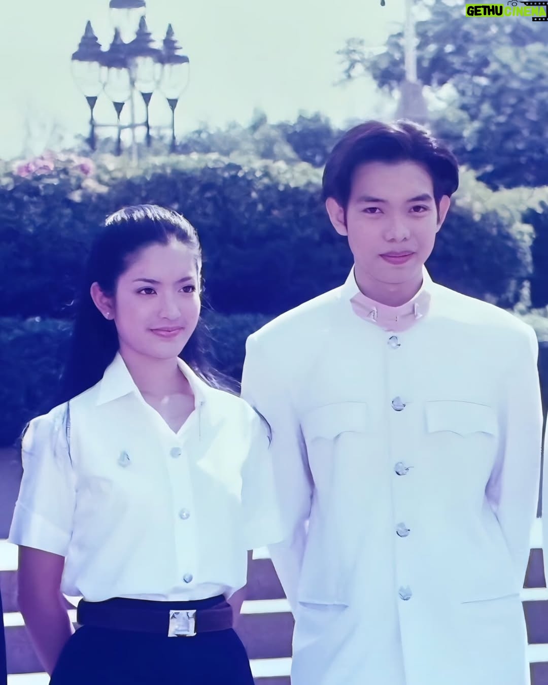 Taksaorn Paksukcharern - 251.1K Likes - น้ำใจน้องพี่สีชมพู ทุกคนไม่รู้ลืมบูชา พระคุณของแหล่งเรียนมา จุฬาลงกรณ์... 🩷🙏🏻🩷
ความประทับใจเมื่อครั้งผ่านการสอบคัดเลือกได้อัญเชิญพระเกี้ยว งานฟุตบอลประเพณี จุฬาฯ-ธรรมศาสตร์ ครั้งนี้55 กับพี่ตุล เราสองคนจากคณะนิเทศศาสตร์ทั้งคู่ ขอบคุณรูปจากพี่ตุลนะคะ 🩷 @tulnitade
#คืนสู่เหย้าชาวจุฬาฯ2568
#108ปีจามจุรีประดับใจ