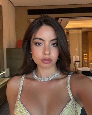 Tara Atalla Instagram - Beyond proud and honored to be part of such a special show. Thank you to our incredible fans for all your love and support. We love you lots, and couldn’t be here without you. 💛 

@joyawards @riyadhseason 

Dress: @georgeshobeika @jadhobeika 
Jewelry: @chopard 
Makeup: @diorbeauty @emmanuelle_diorpro