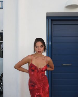 Tara Atalla Instagram - 🌹