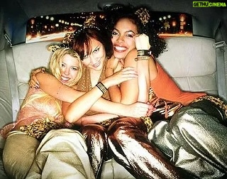 Tara Reid - 4.5K Likes - GUESS WHAT!? Josie & The Pussycats is now streaming on @amazonprime @appletv @peacock 😻😻😻
@universalpictures
@itsparkerposey
@alancummingreally
@rachaelleighcook
@rosariodawson