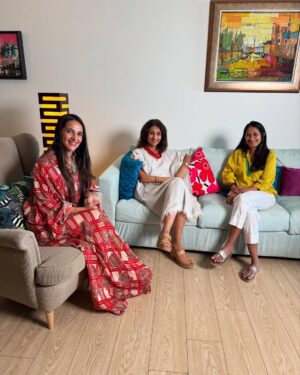 Tara Sharma Instagram - A fun and exciting day of 

shoot for our #thetarasharmashow @youtube channel link in bio and here is a little #bts …

1. A candid chat on #parenting #teens , the adventures and more, with as I often joke, the co producer of our kids and the show @roopaksaluja . We also spoke about #adolescense , the importance of #opencommunication and more. We are no experts and learning as we go along but as the show began as my diary as a new mum over about 15 years ago this feels like a natural chat to have on our channel & it’s one we constantly have at home. 

2. BTS of the general hustle & bustle 

3. Roopak on our barstool hot seat haaha seemed like an apt place to have this chat 

4. With fab @moneishagandhi and @geeveekaay founders of @letsbuddyup an #inclusive #accessible #social #connection #network for people without and with disabilities . A moving chat about their experiences parenting #neurodiverse #kids and the power of #friendships and more. 

5. #yogawithtara type #wellness #content tweaked for YT .. with a very special guest who sometimes joins in, our #doggie, Tia!

6. bts of the atmosphere 

7. A little selfie video 

8. A lil snippet 

9. Roopak Reflecting 

10. with a few from the super team

11. Watch this space! 

12. #yoga with our cheerful wallpaper 

All videos will be put on the channel soon. Do watch, subscribe, share and interact and we hope you like them and all the exciting stuff coming up on our platform to discuss topical issues in the #family space with a view to helping bring about #positivechange Hope it’s all a success touch wood😀❤️🧿. 

For those of you who’ve been following my journey, you may know that for a while I’ve been working on getting our big sponsors, big platform and big guests for #tss Season 6, doing all my little things in between. It struck me that the little things are big things too. Joy is often in the lil things. No more waiting! Back in action doing what I love. Creating meaningful content, inspiring conversations & more. Self produced. PS brands interested in authentic collabs feel free to DM. As a realist it has to earn too right!

Have a super day all! Watch this space for when the episodes are out!

#staysafe