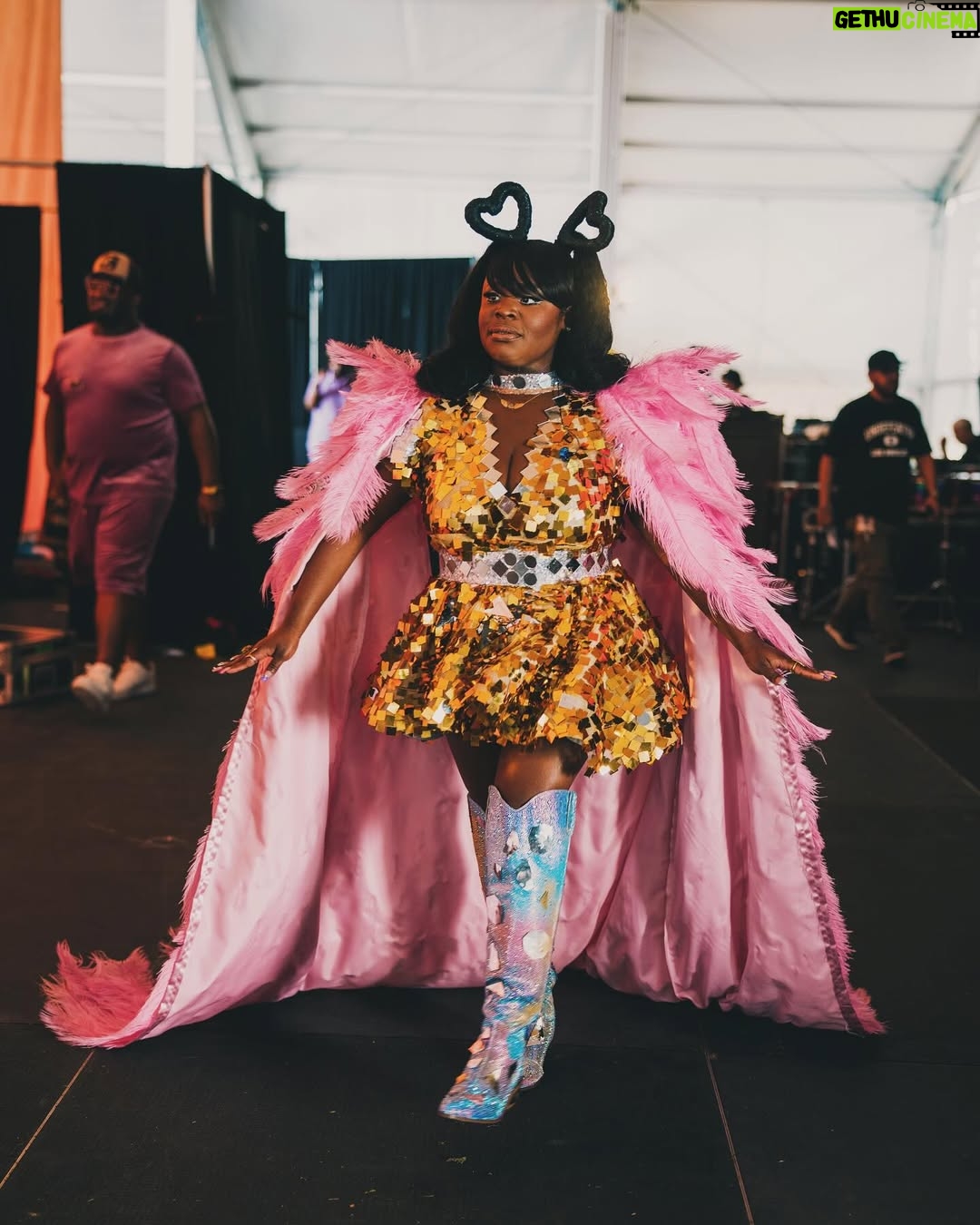 Tarriona Ball - 7K Likes - Daddy would be proud š„¹ Jazzfest 2025 Thank you @mzbeejoness @thamakeupartist @nolafashionfreak for getting me together for such a special day!!!