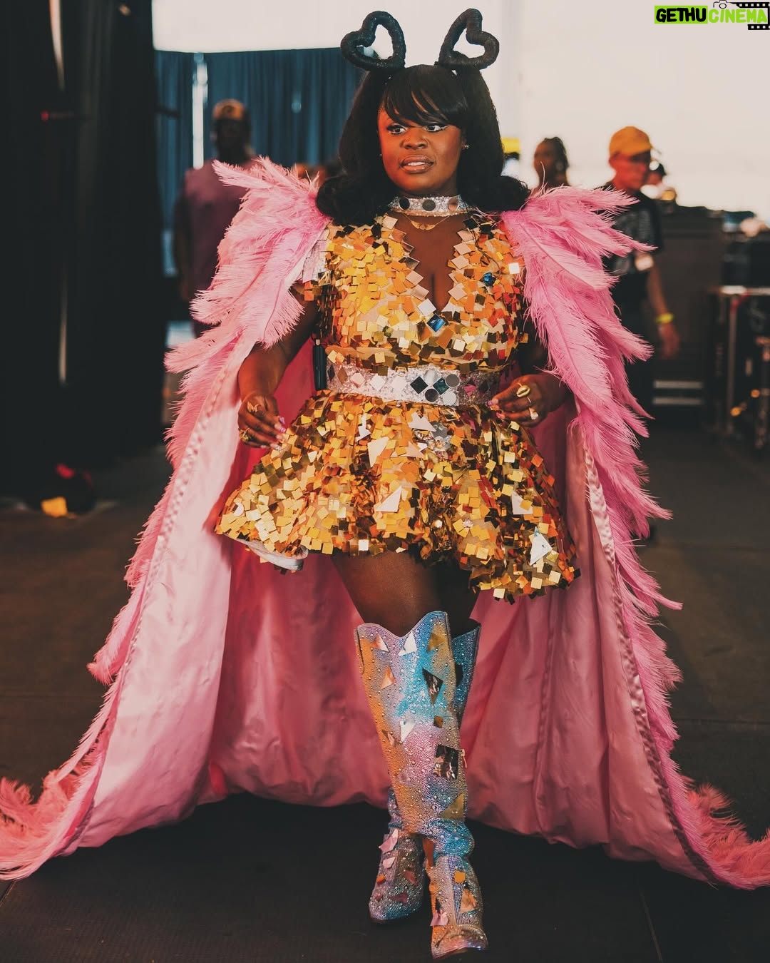 Tarriona Ball - 7K Likes - Daddy would be proud š„¹ Jazzfest 2025 Thank you @mzbeejoness @thamakeupartist @nolafashionfreak for getting me together for such a special day!!!