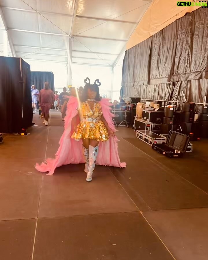 Tarriona Ball - 7K Likes - Daddy would be proud 🥹 Jazzfest 2025 Thank you @mzbeejoness @thamakeupartist @nolafashionfreak for getting me together for such a special day!!!