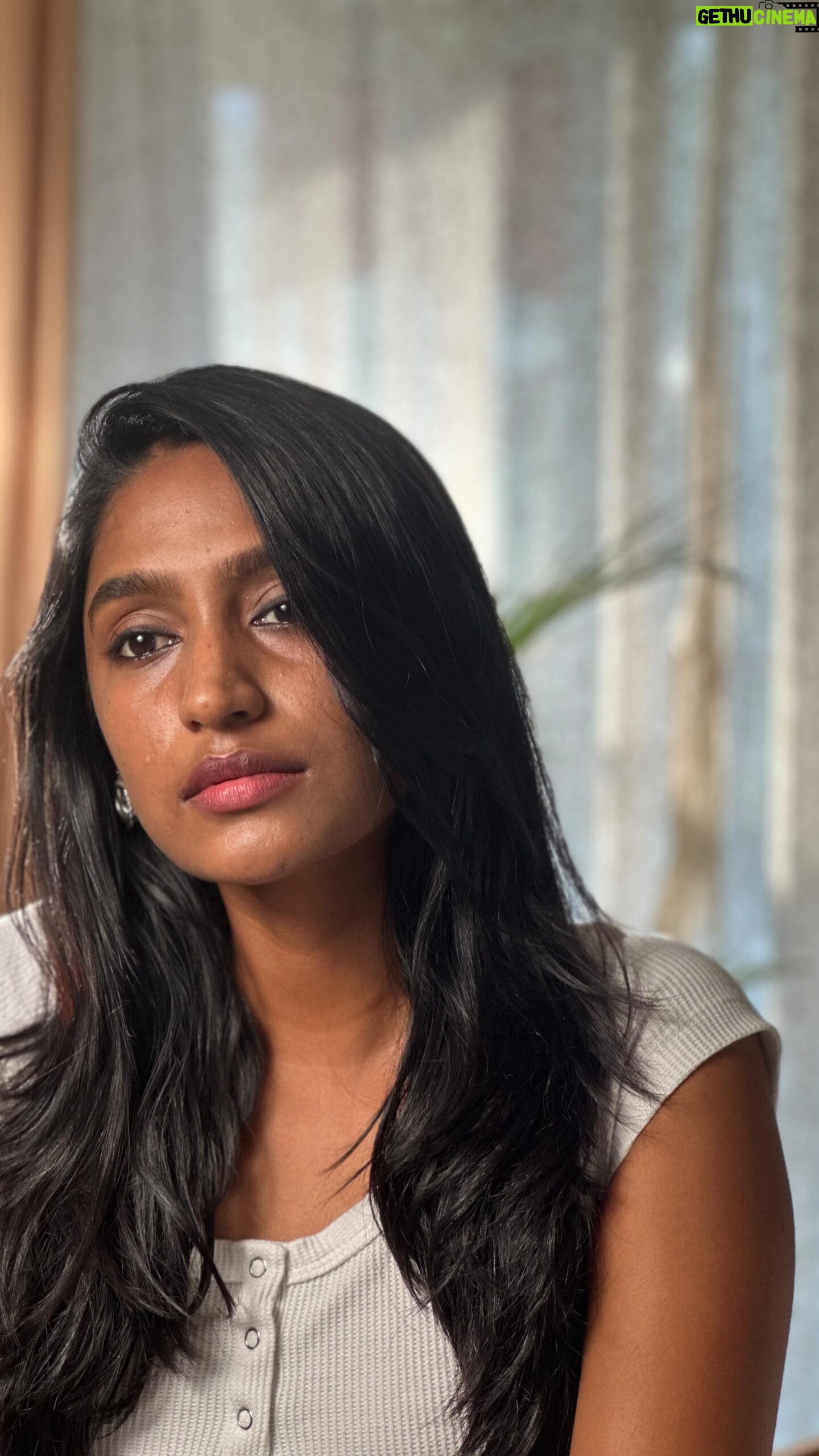 Teja Venkatesh - 41.5K Likes - I’ve been using the Garnier Vitamin C Serum, and I have to say—it’s a total game-changer! If you struggle with dull skin or dark spots like I do, this serum is a must-try. Packed with Vitamin C, it helps brighten the skin, evens out the tone, and leaves you with that fresh, Radiant look. 

The best part? It’s super lightweight and absorbs quickly, so no sticky feeling! With regular use, my skin feels smoother, fresher, and so much more radiant. If you’re looking for an easy way to get that natural shine, this one’s for you!

@garnier india 

#SerumForBrightSkin #BrigthenYourRoutine #GarnierVitaminCSerum #Skincare #Garnier #GarnierIndia #Serum #ad