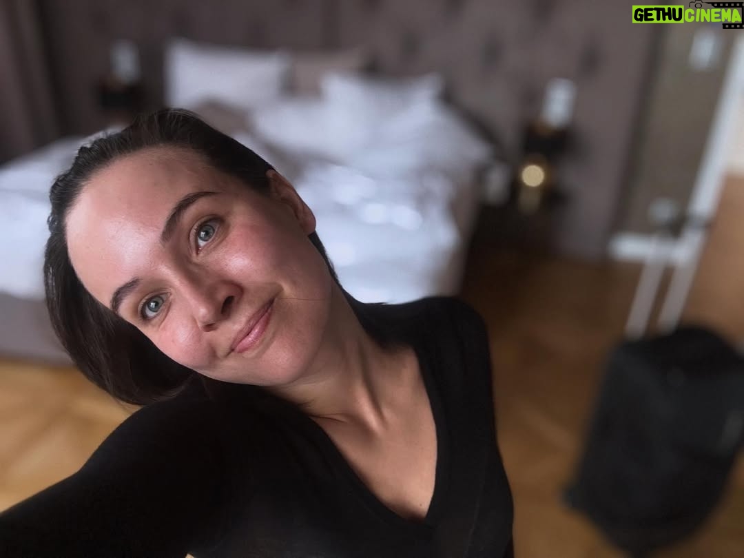 Tereza Ramba - 3.1K Likes - Brno bylo intenzivní a taky strašně 🩷 láska! Je to sprint. Ale krásnej. #monyová
Díky kamarádi. A jedeme dál!
@igor_orozovic_ofiko @krystofhadek_ofyshl @lukas_hyksa #zuzanakirchnerova @bob.peterka @oneplaycz
