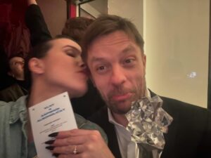 Tereza Ramba Instagram - To byl večer!
Děkujeme @ceskylev , díky @vogueczechoslovakia , díky kamarádi ⭐️🤍⭐️ 
Obrovská gratulace vítězům, další oslava českého filmu za námi, nádherný, silný ročník. Fotky z příprav a celého překrásného dne coming soon ♥️

.