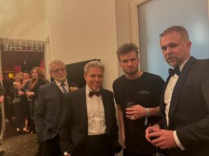 Tereza Ramba Instagram - To byl večer!
Děkujeme @ceskylev , díky @vogueczechoslovakia , díky kamarádi ⭐️🤍⭐️ 
Obrovská gratulace vítězům, další oslava českého filmu za námi, nádherný, silný ročník. Fotky z příprav a celého překrásného dne coming soon ♥️

.