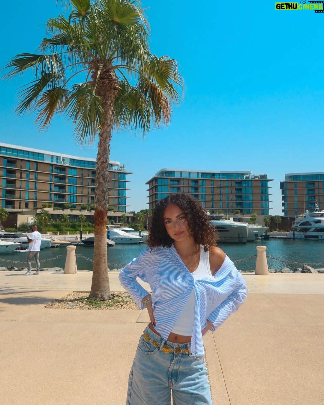 Thalia Elansari - 28.1K Likes - 🌴