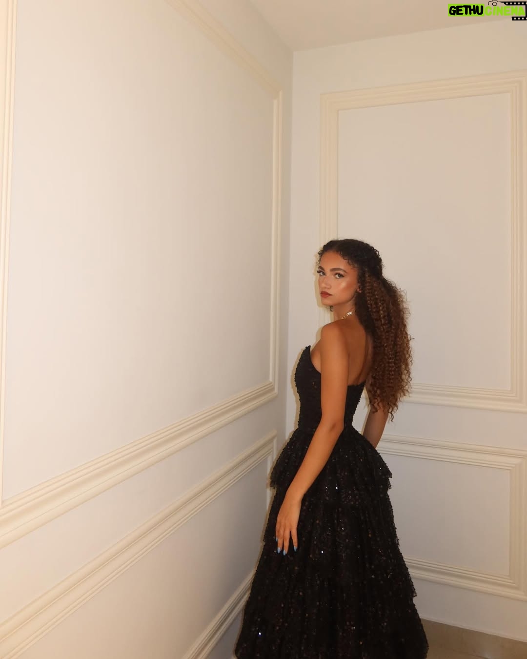Thalia Elansari - 35.3K Likes - prom night