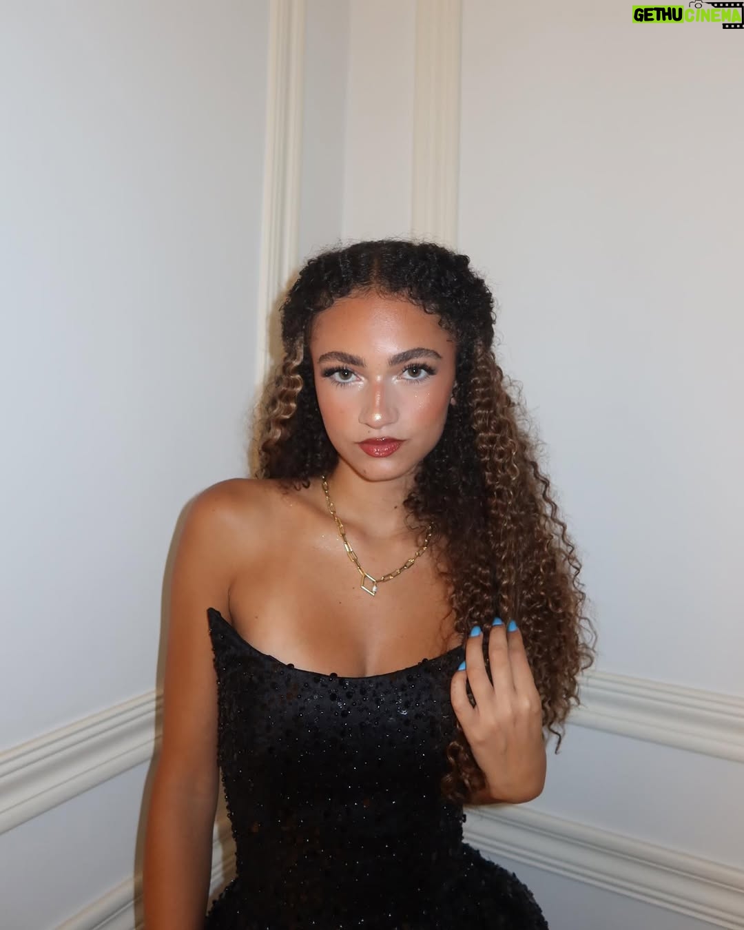 Thalia Elansari - 35.3K Likes - prom night