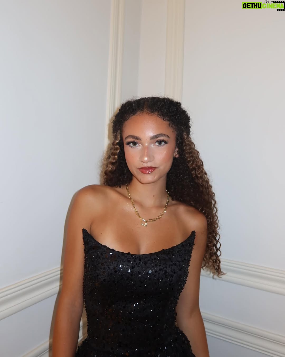 Thalia Elansari - 35.3K Likes - prom night