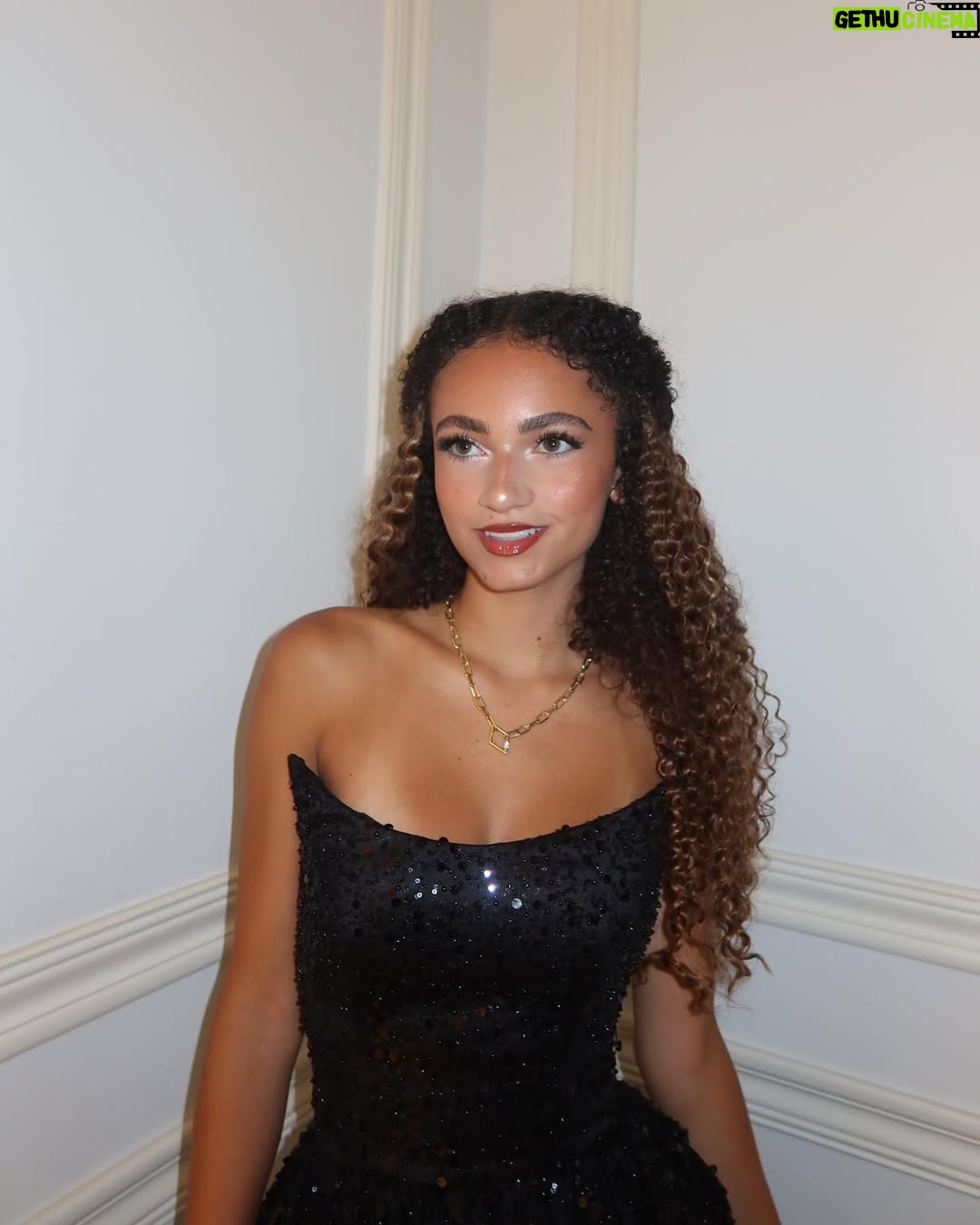 Thalia Elansari - 35.3K Likes - prom night