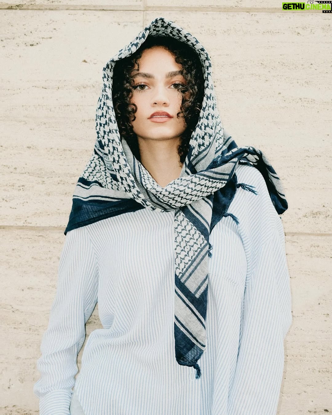 Thalia Elansari - 11.8K Likes - @thalia_elansari x SEP
📷 @lsampa 
The Mary Cotton Keffiyeh Blue