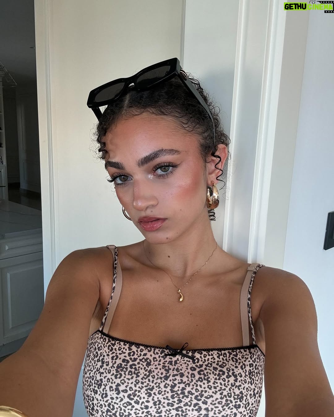 Thalia Elansari - 33.7K Likes - 🐆