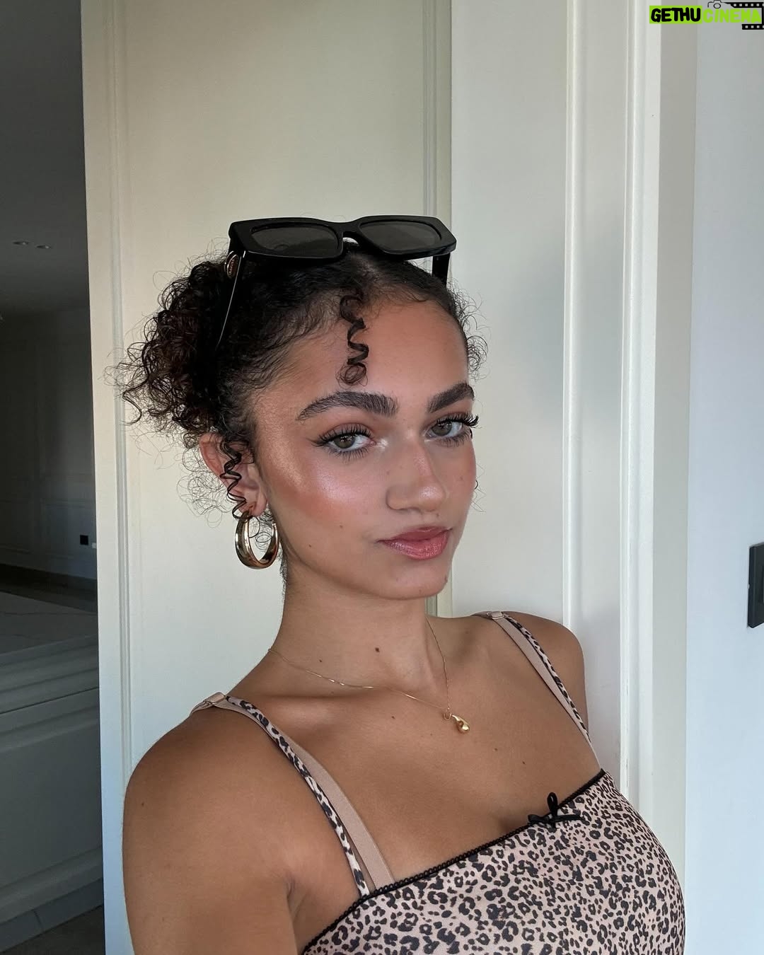 Thalia Elansari - 33.7K Likes - 🐆