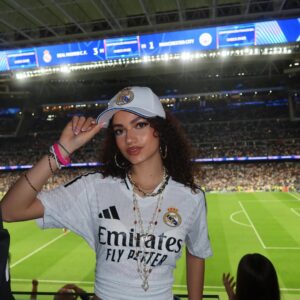 Thalia Elansari Instagram - “What’s the offside rule”