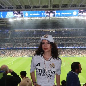 Thalia Elansari Instagram - “What’s the offside rule”