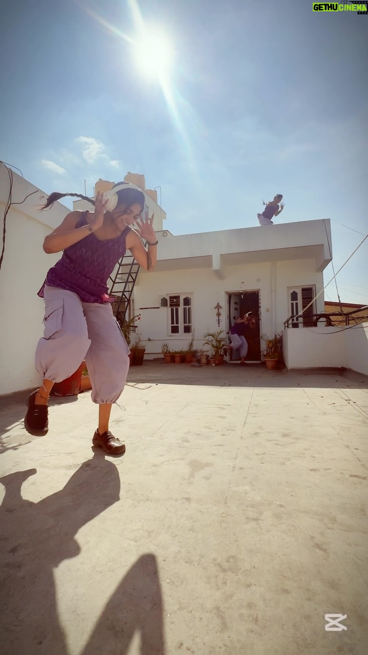 Thamizh Selvi - 95K Likes - Anxiety lately 🏃♀️