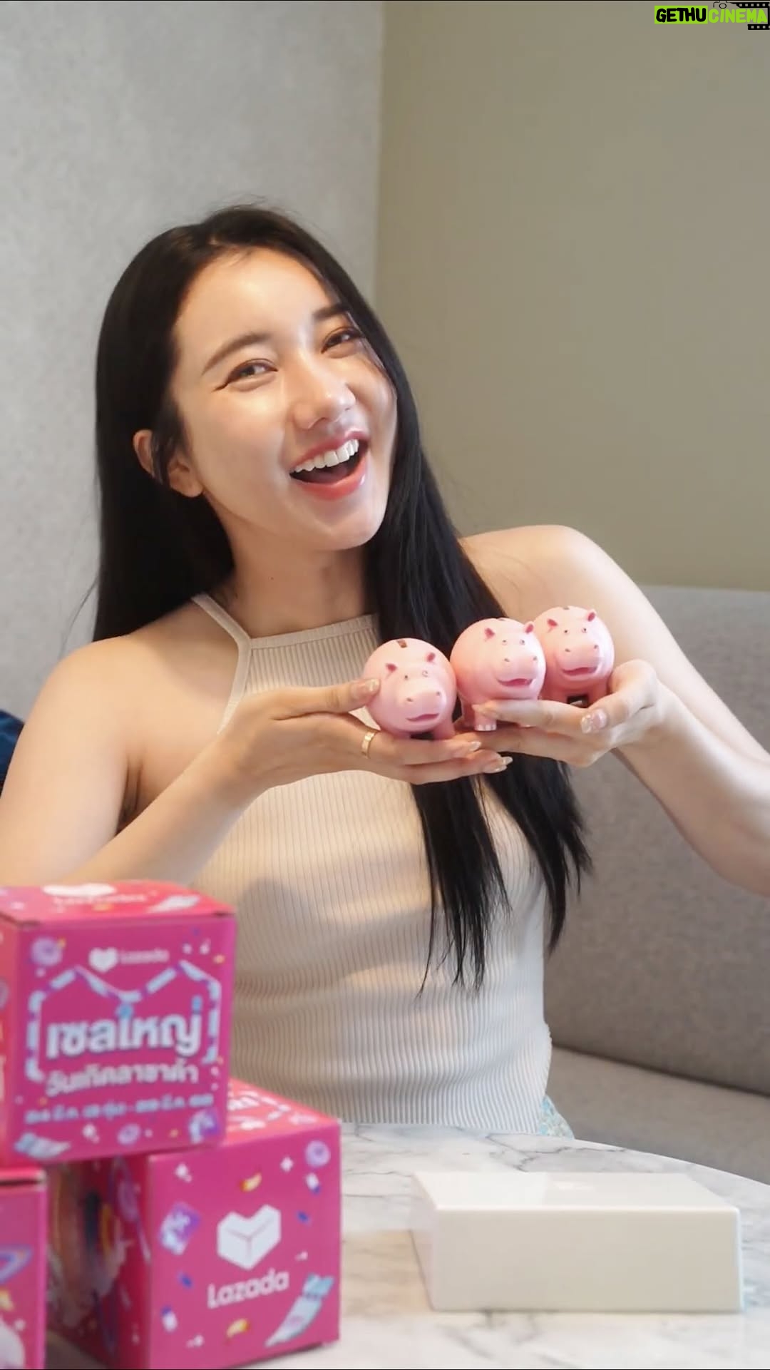 Thanwaporn Nasombat - 15.5K Likes - มูอะไรแล้วไม่ปัง มามูฮิปโปมงคล ช้อปยังไงเงินก็ไม่หมดตัว 💰🦛
ใครอยากได้ วันที่ 20-24 มี.ค. นี้ เข้า Google เสิร์ชคำว่า “ฮิปโปมงคล” เลย
ได้ฮิปโปมงคลแล้ว เพื่อนๆอย่าลืมไปช้อปกันต่อที่
🎂เซลใหญ่วันเกิดลาซาด้า
เริ่ม 24 (2 ทุ่ม) - 29 มี.ค. 2568
✨คูปองวันเกิดลดสูงสุด 10,000 บาท*
💥LazFlash ลดสูงสุด 90%*
🎉แบรนด์ดังลดแรง 6 ชั่วโมงแรก 2 ทุ่ม - ตี 2
#เซลใหญ่วันเกิดลาซาด้า #ฮิปโปมงคล #ช้อปยังไงก็ไม่หมดตัว #LazadaTH
*เงื่อนไขเป็นไปตามที่บริษัทกำหนด ดูรายละเอียดเพิ่มเติมได้ที่ลาซาด้าแอปพลิเคชัน หรือที่
http://www.lazada.co.th