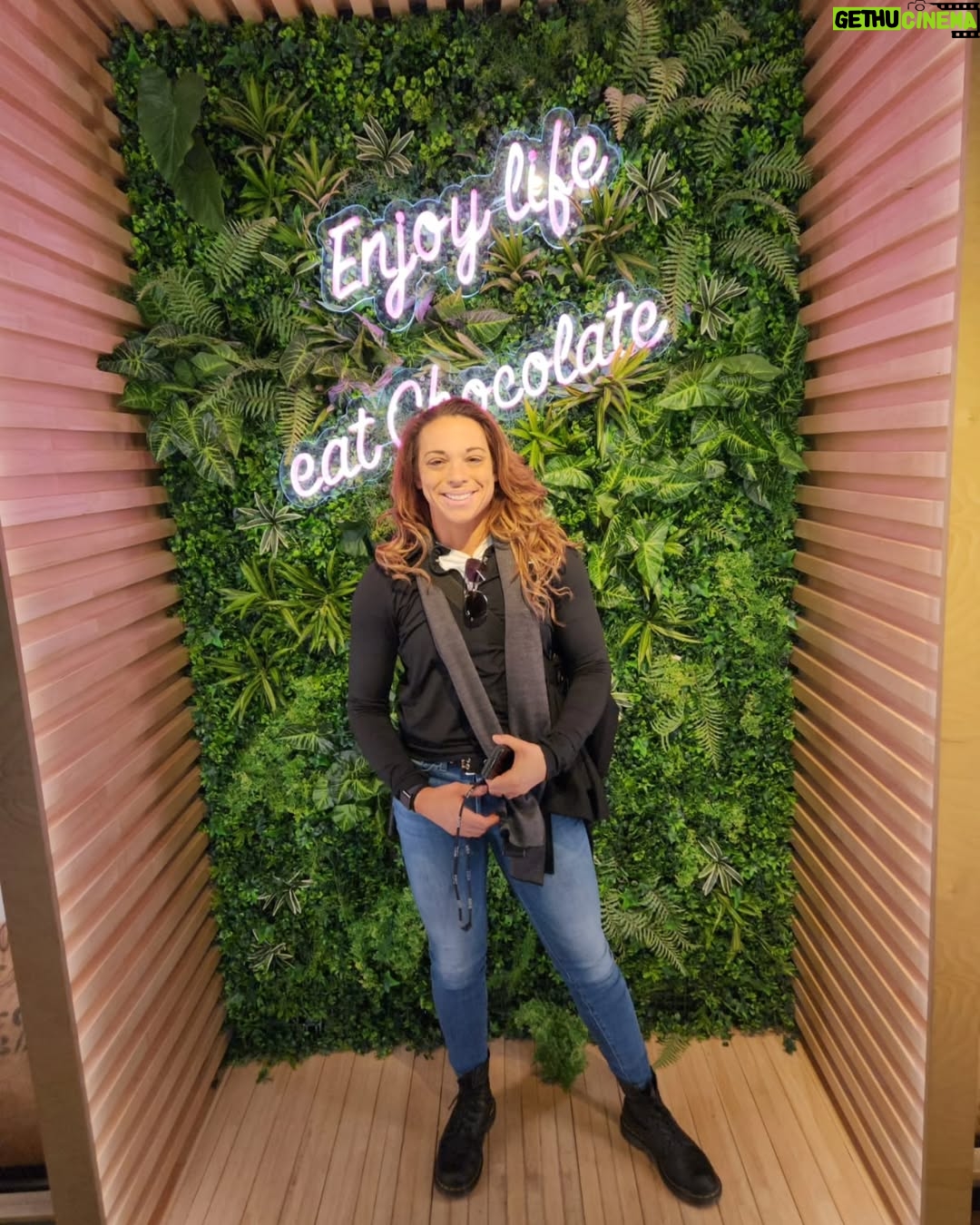 Theresa Serrano - 8.2K Likes - Life is like a box of chocolates š«