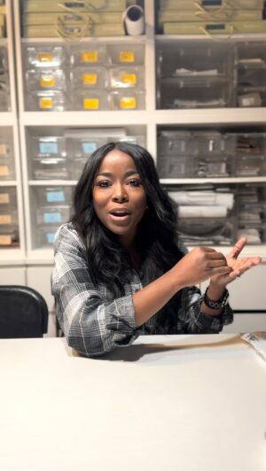 Tiffany Brooks Instagram - This has been a Tiffany Brooks PSA 

.
.
.

#boycottwhiteceilings #colordrenching #interiordesign #wallpaint