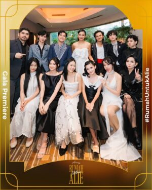 Tika Bravani Instagram - Terima kasih antusias yang luar biasa di gala premiere kemarin. 😍🥰🤗

Yang ikutan kemarin, komentar dibawah yah tentang filmnya 🥰

#RumahUntukAlie | 17 April di Bioskop

@anantya.kirana @rizkyhanggono @ditodarmawan__ @rafaltama @andryandidi @faris.fadjar @tikabravani @ullytriani @sabrinajwaulia @jonathanalvaro.s @alineefziah @alexandraa.vallerie @sheilakusnadi_ @hannymhrnii @herwinnovianto @er1ca @id.tekad @lenn.liu @alie.ishalaaa