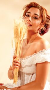 Actress Tina Datta HD Photos and Wallpapers March 2025