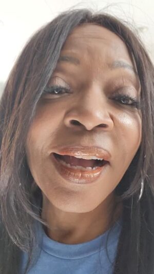 Tina Lifford Instagram - Investing in yourself isn’t vanity—it’s Self-love in action. 💚 When you put in time and effort to grow and get to know your Self, you earn the right to say, “I like me.” 

So yes, I like me—even with lipstick on my tooth. 💋 

#InnerFitness #SelfAcceptance #GrowthMindset #TheInnerFitnessRevolution