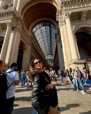 Tita Ureta Instagram - CIAO Milan 
mañana empieza la aventura a la que me invitaron, pista… estaré en una alfombra roja con una actriz que seguro conocen. por mientras, disfrutamos de la ciudad del diseño y la moda 🍕