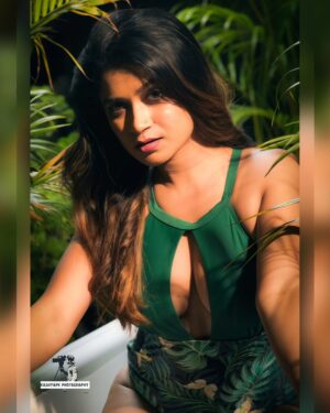 Tithi Ghosh Instagram - Green vibes only 💚🌿

Model - @tithi__ghosh__
Makeup & hair stylish 💄 - @pujadas_makeupartist

#explorepage #sonyalphasclub #sonyalpha #instagood
💤