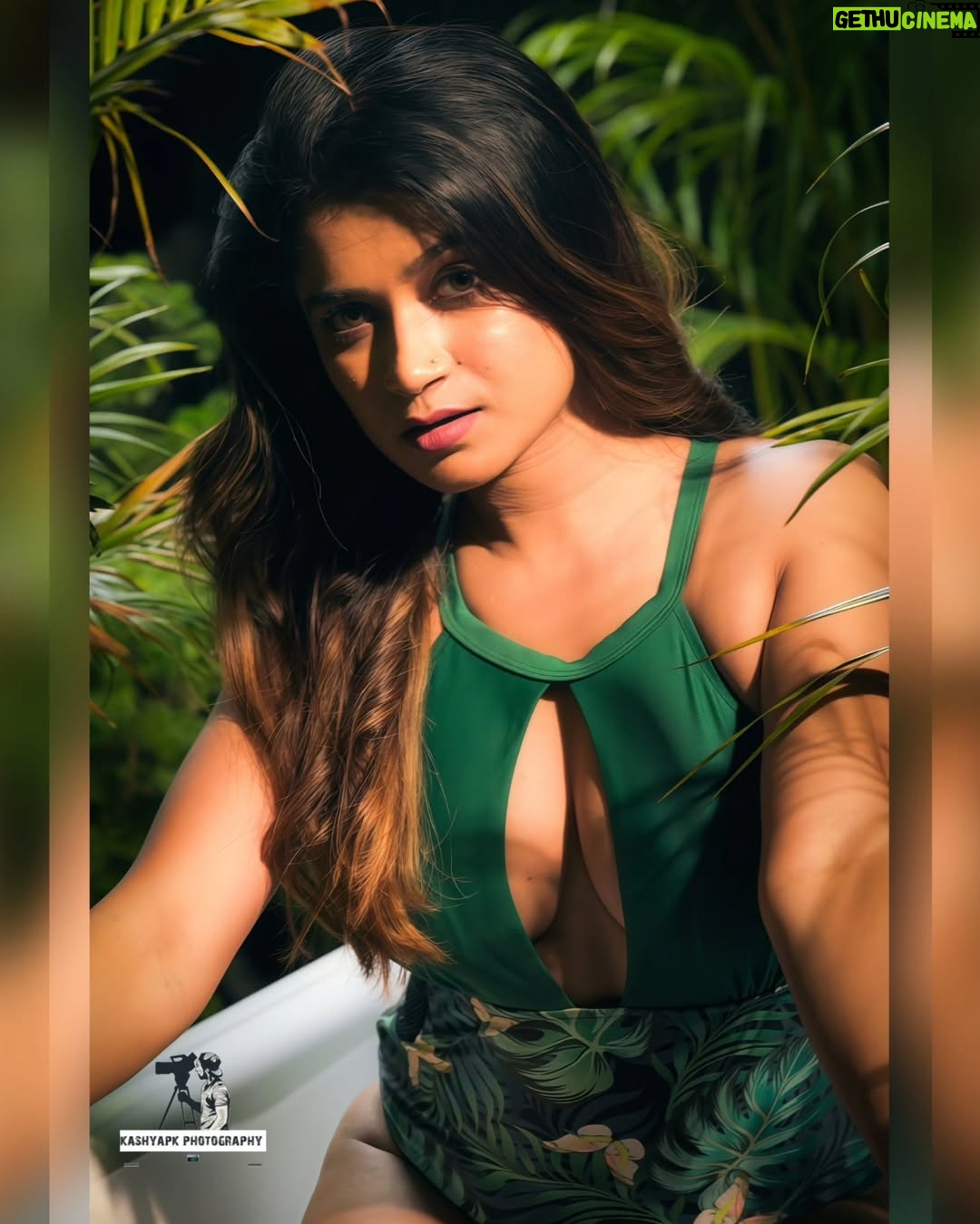 Tithi Ghosh - 1.6K Likes - Green vibes only 💚🌿
Model - @tithi__ghosh__
Makeup & hair stylish 💄 - @pujadas_makeupartist
#explorepage #sonyalphasclub #sonyalpha #instagood
💤