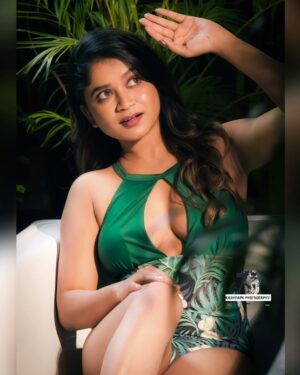 Tithi Ghosh Instagram - Green vibes only 💚🌿

Model - @tithi__ghosh__
Makeup & hair stylish 💄 - @pujadas_makeupartist

#explorepage #sonyalphasclub #sonyalpha #instagood
💤