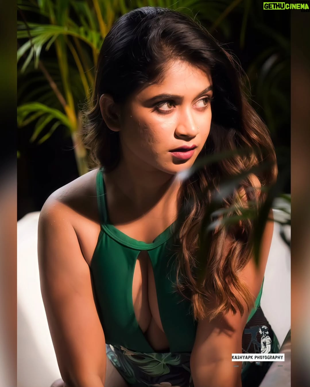 Tithi Ghosh - 1.6K Likes - Green vibes only 💚🌿
Model - @tithi__ghosh__
Makeup & hair stylish 💄 - @pujadas_makeupartist
#explorepage #sonyalphasclub #sonyalpha #instagood
💤