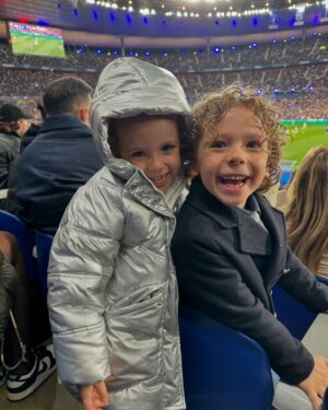 Tiziri Digne Instagram - About last night ⚽️🇫🇷

Une première au stade de France pour bébé Isaïa et des grands heureux de la victoire ! On a passé une excellente soirée ❤️

#famille #equipedefrance #football