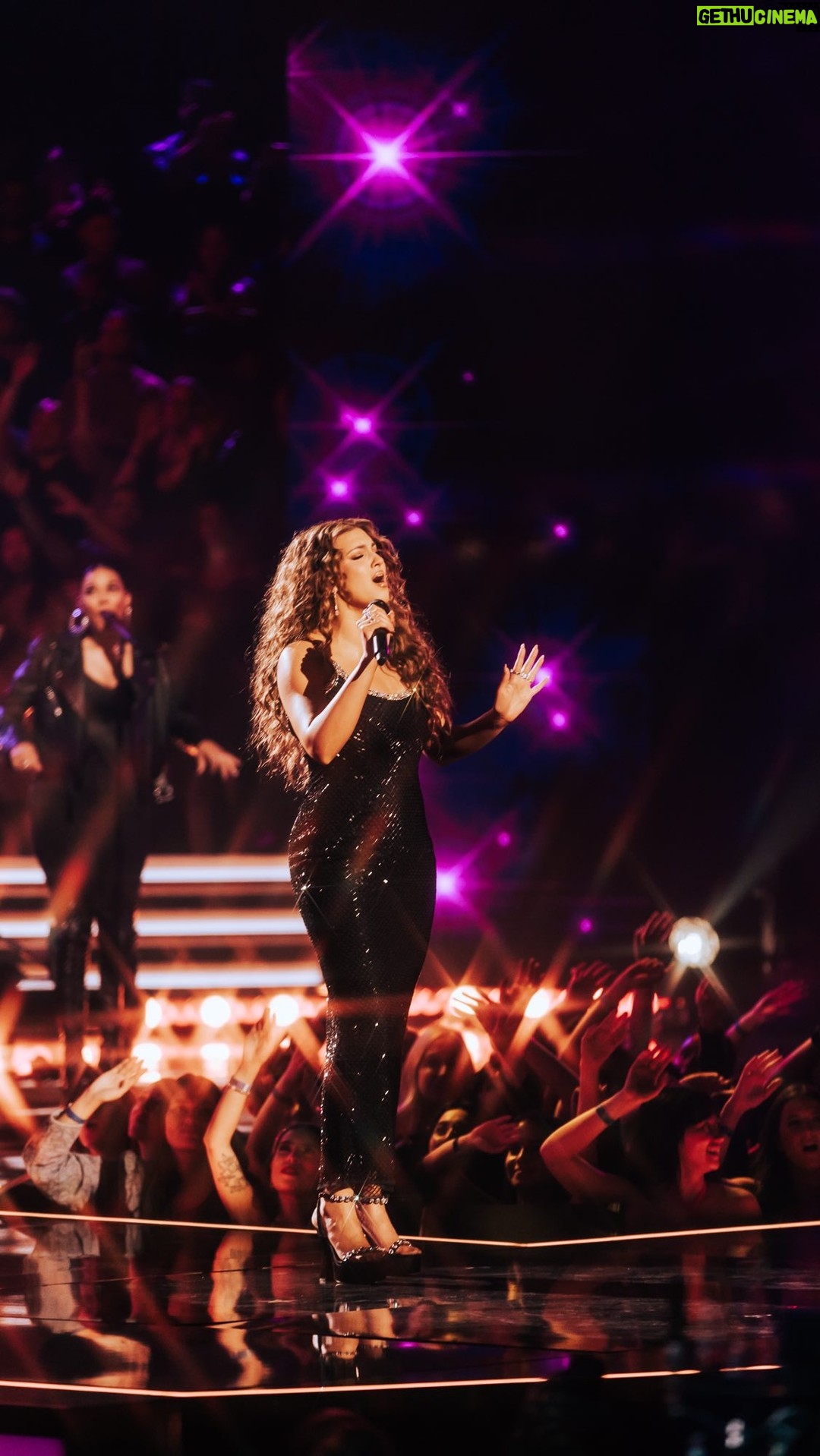 Tori Kelly - 236.3K Likes - forever grateful to the legendary @mariahcarey for everything sheβs given us! truly an honor to celebrate & pay tribute to the icon that you are β‘