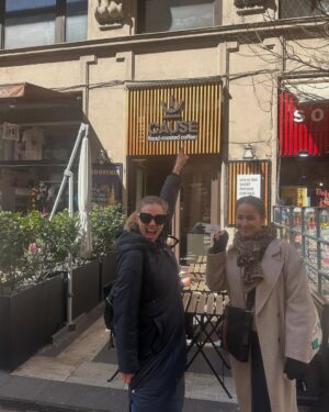 Tracy Spiridakos Instagram - Visits!! 😍🥰