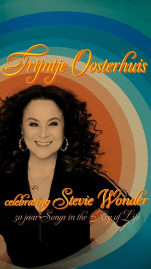 Trijntje Oosterhuis Instagram - HIER HEB IK ZO LANG NAAR UIT GEKEKEN! En eindelijk mag ik het vanaf NU met iedereen delen! Stevie Wonder is bijna jarig! ❤️♾️✨ Samen met jullie wil ik de 75ste verjaardag van mijn held Stevie Wonder én het bijna 50-jarig jubileum van zijn legendarische dubbelalbum Songs In The Key Of Life gaan vieren!!😍🔥 Met deze ZOMERCONCERTEN :

Op 8 en 9 juli sta ik samen met de @haypmusic band onder leiding van @alvinmlewis in Amsterdam en Breda. 

We brengen een liefdevol “Soulful “ eerbetoon aan mijn held Stevie en zijn meesterwerk, in @concertgebouw in Amsterdam en het @chassetheater in Breda! ❤️ 
Kaartjes vind je via de link in bio. 

#steviewonder #songsinthekeyoflife #stevie75 #zomerconcert #concertgebouwamsterdam #chassétheater #live