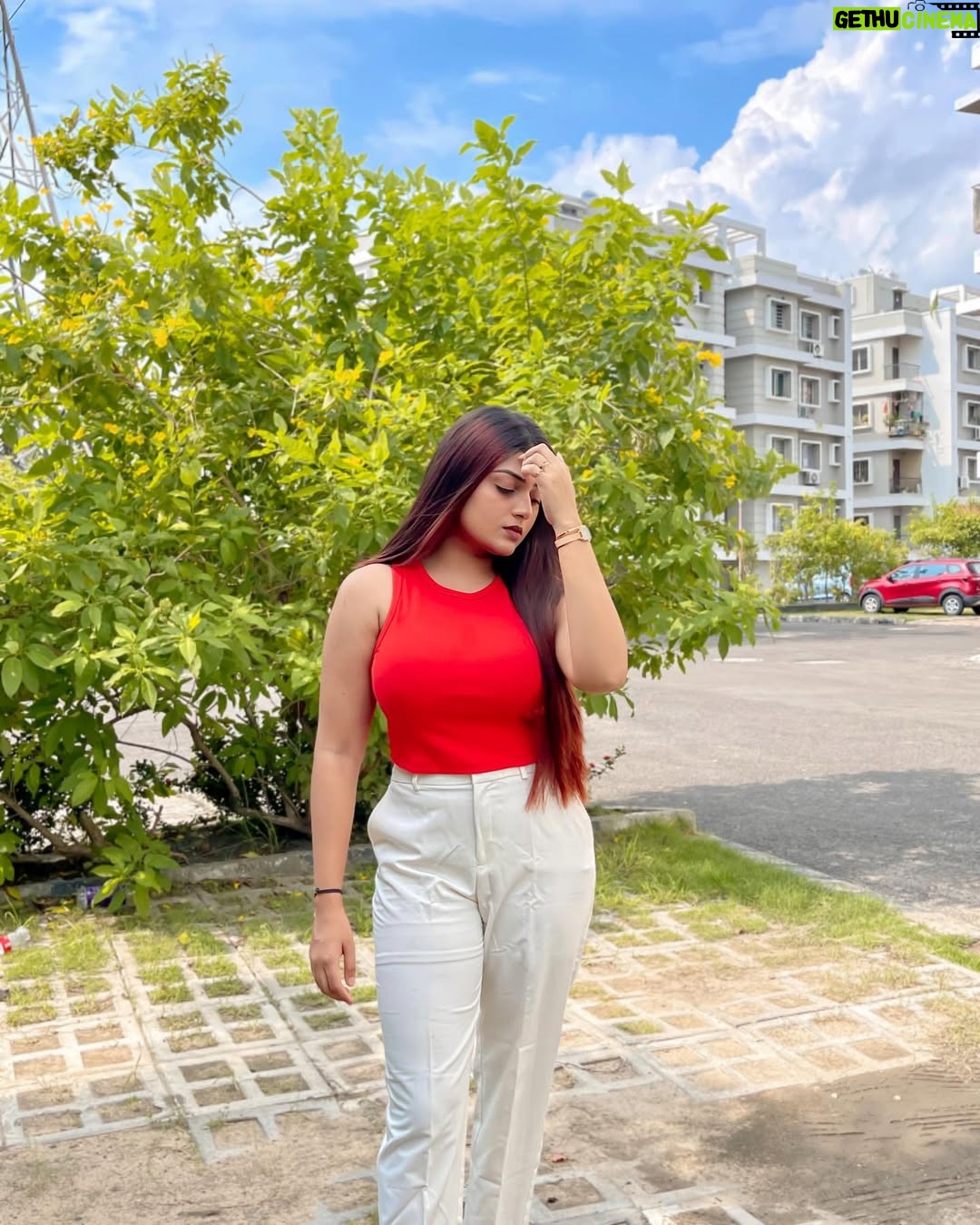 Triparna Dey - 5.5K Likes -